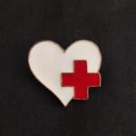 Brooch: H 2