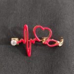Brooch: H 4
